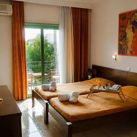 Kostis Città di Skiathos