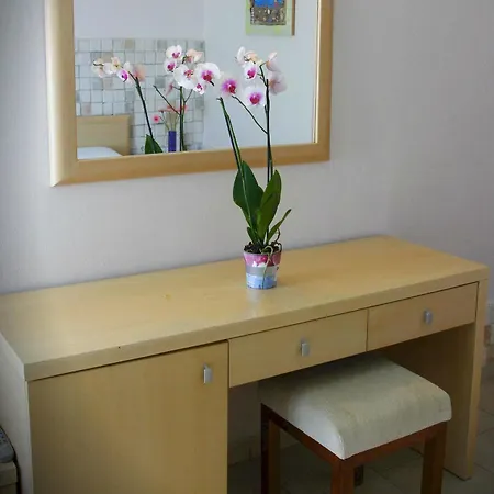 Kostis Città di Skiathos