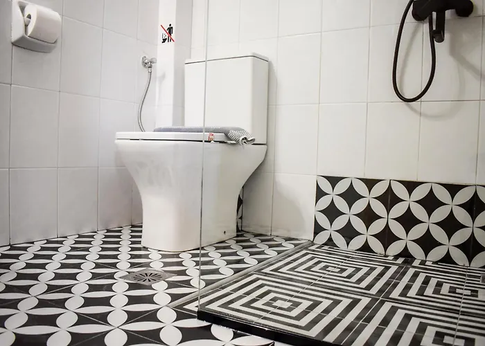 Kostis * העיירה סקיאתוס