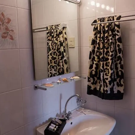 Kostis Hotel *
